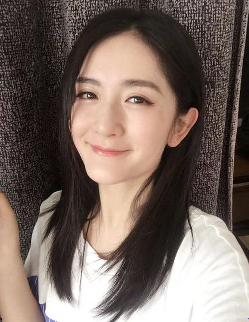 娱乐吃瓜谢娜是谁啊,娱乐界吃瓜群众的“开心果”